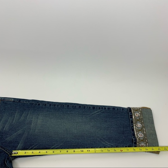 Apt 9 Embroidered Sequin Cuffed Crop Capri Jeans Osaka Fade Distressing Size 8 - Picture 14 of 16